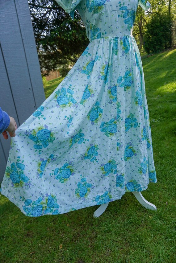 1970s Vintage Blue Rose Maxi Dress/ Short Sleeves… - image 3