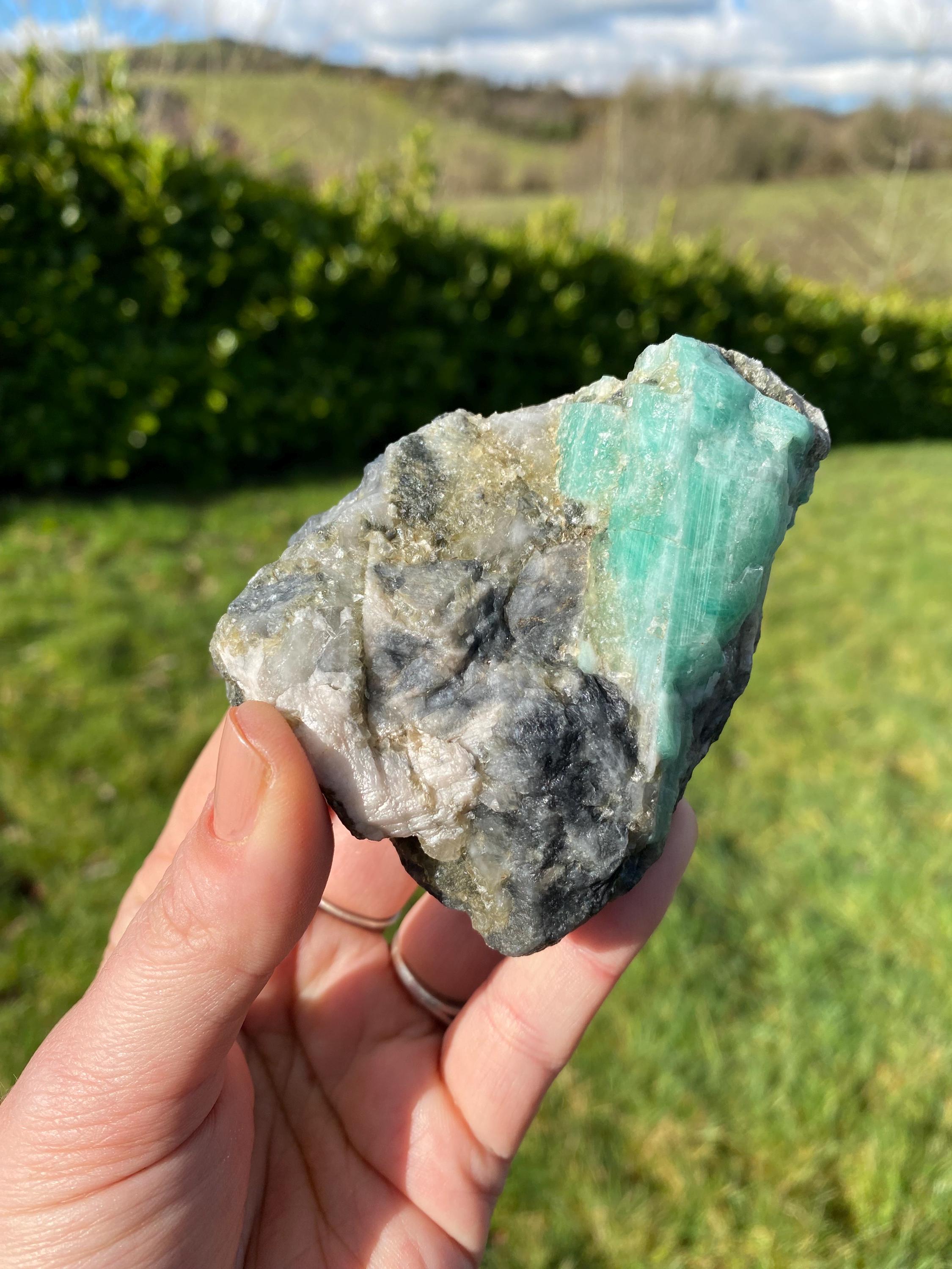 207.4g コロンビア産 XL 天然エメラルド結晶（母岩付き） - Etsy 日本