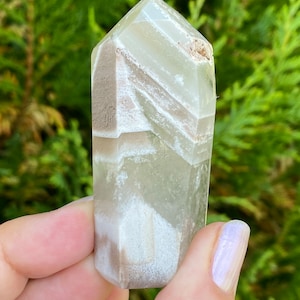 Beautiful rare Beige Green Lithium Quartz point from Bahia,Brazil phantom quartz