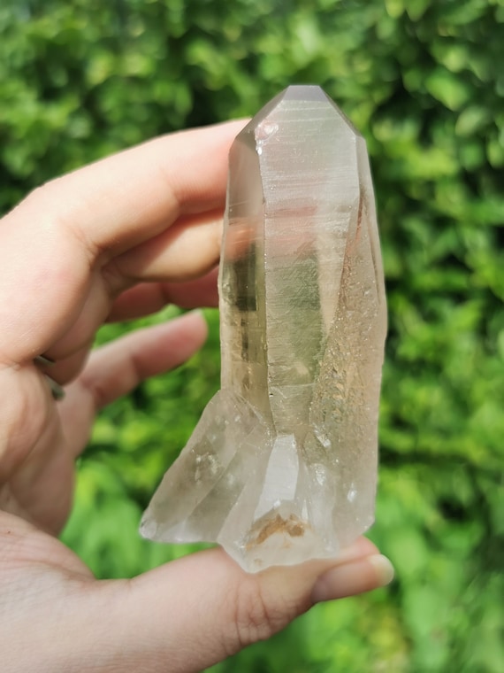 スモーキーレムリアンシードクォーツレーザーワンドクリスタル