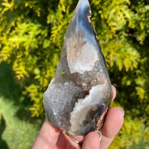 Beautiful druzy Agate diamond obelisk from Brazil