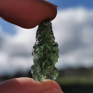 Beautiful High quality natural drop Moldavite Tektite from Czech Republic UK