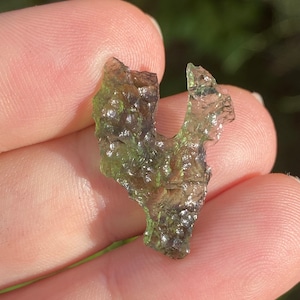 Rare Maly Chlum glossy  high quality genuine Moldavite from Czech Republic