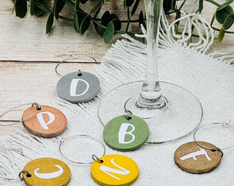 Glasstift op houten tegel - Kleurrijke stift voor etentjes