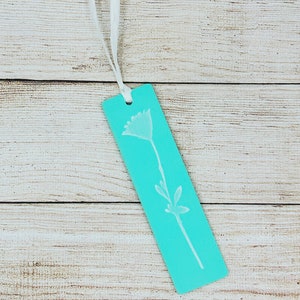 Mint wood bookmark, Mint green bookmark with long white flower, Wood floral bookmark, green bookmark with flower print