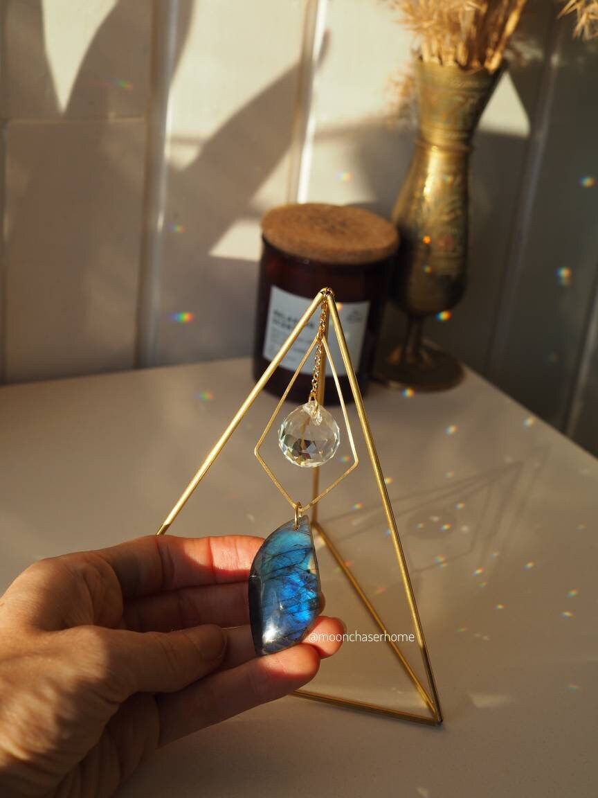 Pyramid Prism Crystal Sun Catcher – Tabletop Light Diffuser Decor ...