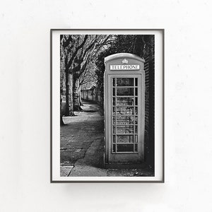 London Phone Booth Printable, Instant Download, England Wall Art, London Lover Gift, Black and White Photography, Boho Decor, Fine Art Print
