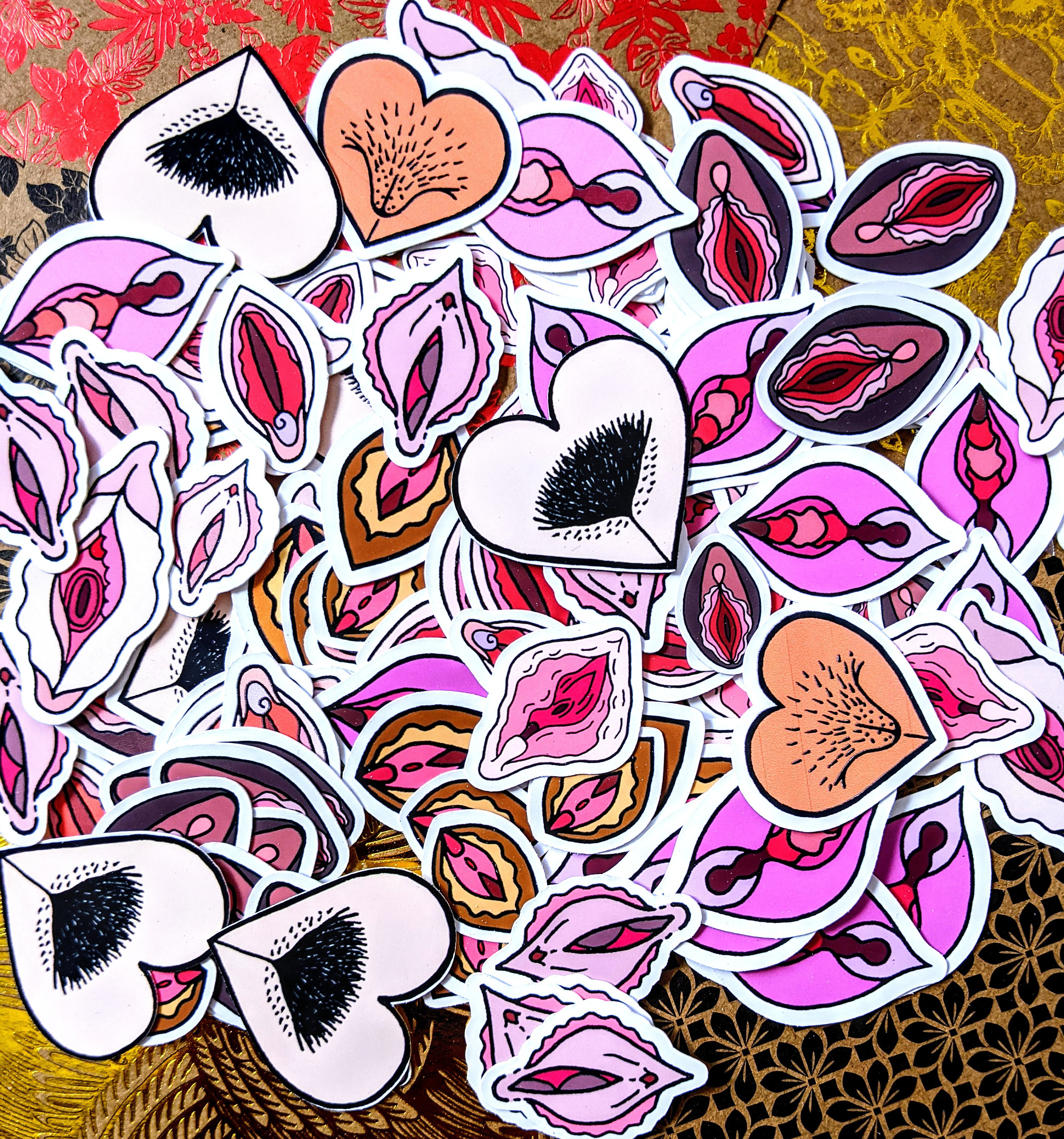 Pile 'o' püssys - Vulvinis! - 15 mini Stickers - Feminist Sti…