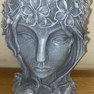 Latex mould for making this Lovely Lady Planter