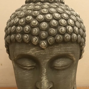 Moule en latex pour cette tête de bouddha de style classique