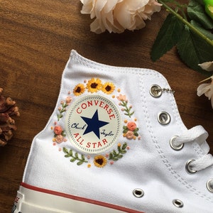 Anstændig økologisk retort Custom Converse Embroidered Bees and Sweet Flowers/ Convesr | Etsy