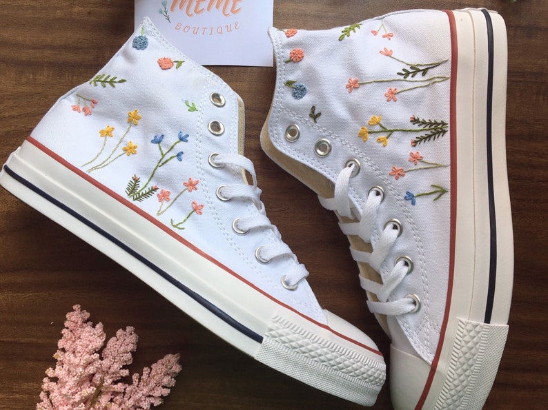 Embroidered converse, Custom converse Chuck Taylor embroidered flower 