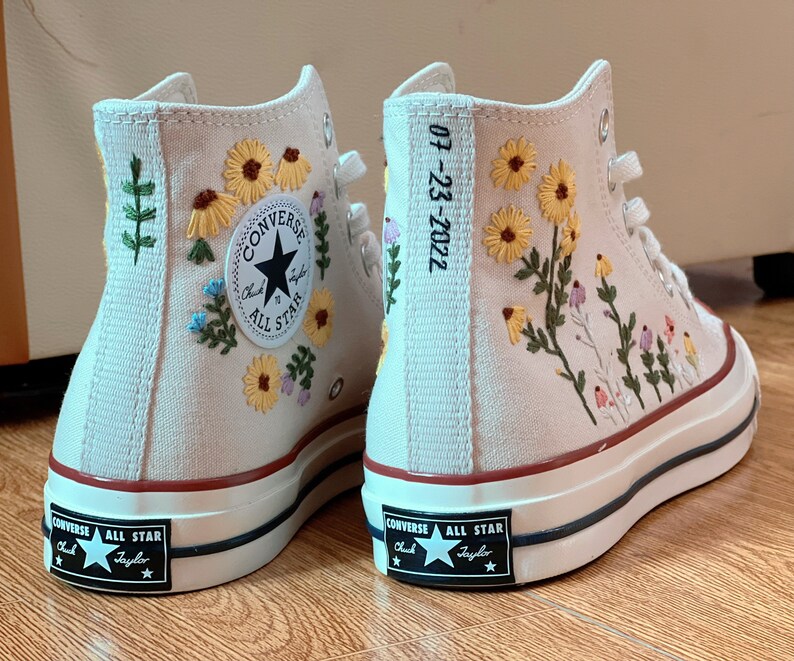 Custom Converse 1970s Embroidered Sweet Sun Flowers/ Convesr - Etsy
