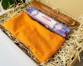 Caja de regalo Unwind, caja de regalo de cuidado personal, almohada para ojos reciclada. regalo ético, incienso de lavanda, mimo presente, cesta de relajación, regalo cero desperdicio