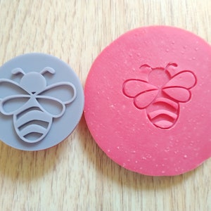 Bee 45mm or 57mm Round Soap Stamp, 1.77&quot; or 2.25&quot;