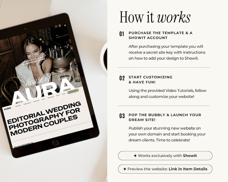 Peut inclure: Une tablette affichant un mod&egrave;le de site web intitul&eacute; House of Aura pour la photographie de mariage &eacute;ditoriale. L'&eacute;cran montre une photographie d'une personne et du texte. &Agrave; c&ocirc;t&eacute;, une liste intitul&eacute;e How it works d&eacute;taille trois &eacute;tapes.