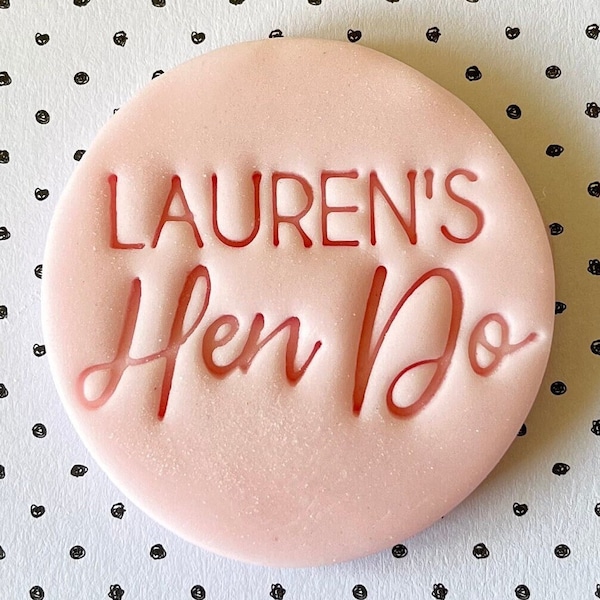 Prénom personnalisé - Hen Do Style 1 - Enterrement de vie de jeune fille - Embosseuse pour tampons à biscuits