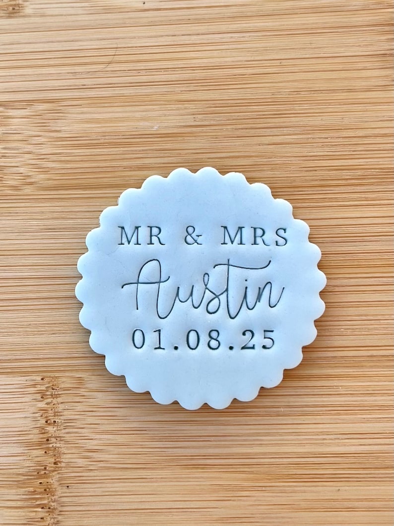 Wedding Couple Surname / Personalised Date / Fondant Embosser / Stamp / Cupcakes / Biscuits / Decorating / Cookie / Favours / Mr and Mrs / zdjęcie 1