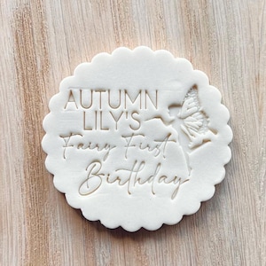 Tema personalizzato per il primo compleanno della FATA Nome ed età dei bambini - Timbro per biscotti Goffratore Bomboniere per la prima festa di compleanno Sacchetti per feste fai da te