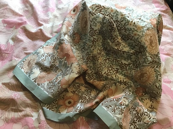 Retro Liberty/William Morris style patterned scarf