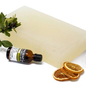 Melt & Pour Soap Kits - 475g or 2 kg - Make Your Own Unique Soap Full Instructions in Every Kit Rose Petals Lavender Seeds Essential Oils