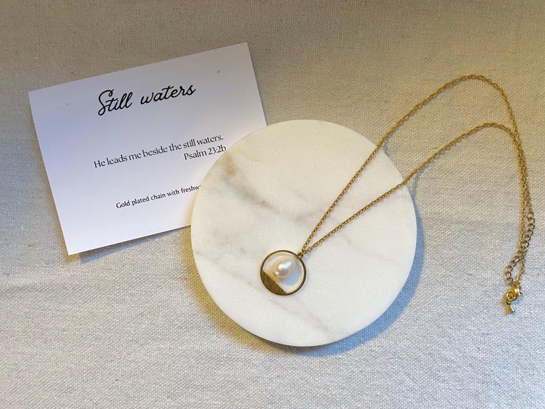 Psalm 23 jewelry Freshwater pearl necklace Bible verse jewelry for mom Christian jewelry Scripture gift for woman Birthday gift for friend image 3