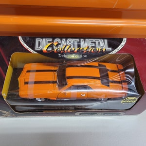 Road Signature 1969 Pontiac Firebird Trans AM 1:18 Scale Diecast Metal Model Car