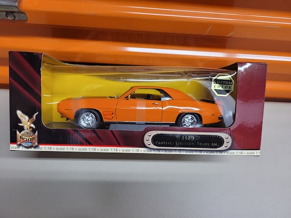 Road Signature 1969 Pontiac Firebird Trans AM 1:18 Scale
