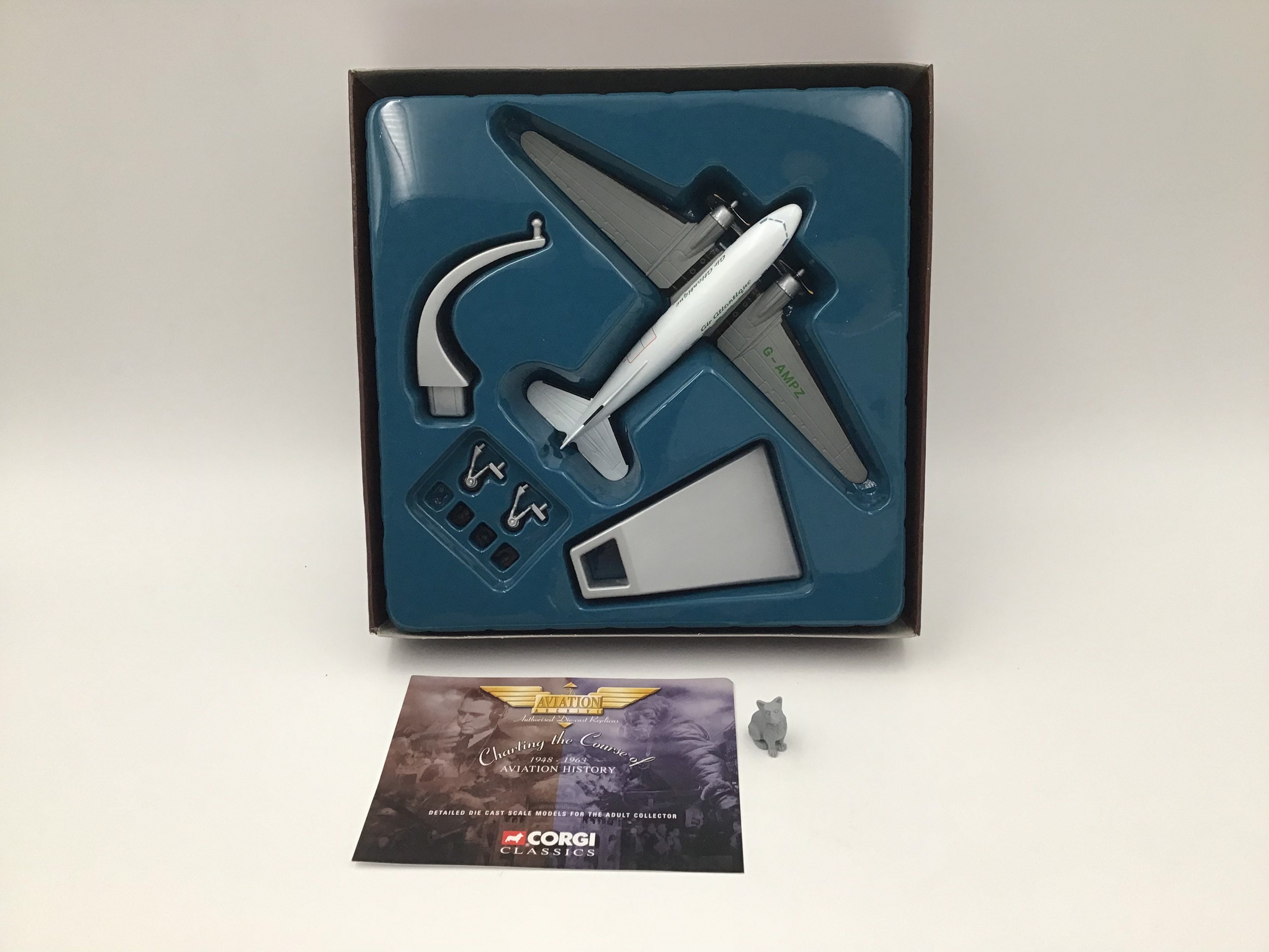 Corgi Classics Frontier Airlines 1/144ヘリ Corgi Classics Douglas DC-3 Diecast Model – Frontier Airlines 1