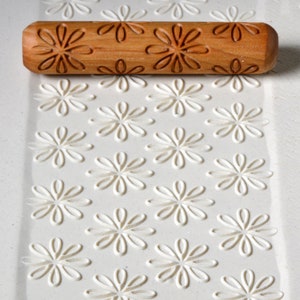 Pottery Hand Roller / Clay Texture Tool - Daisies R23
