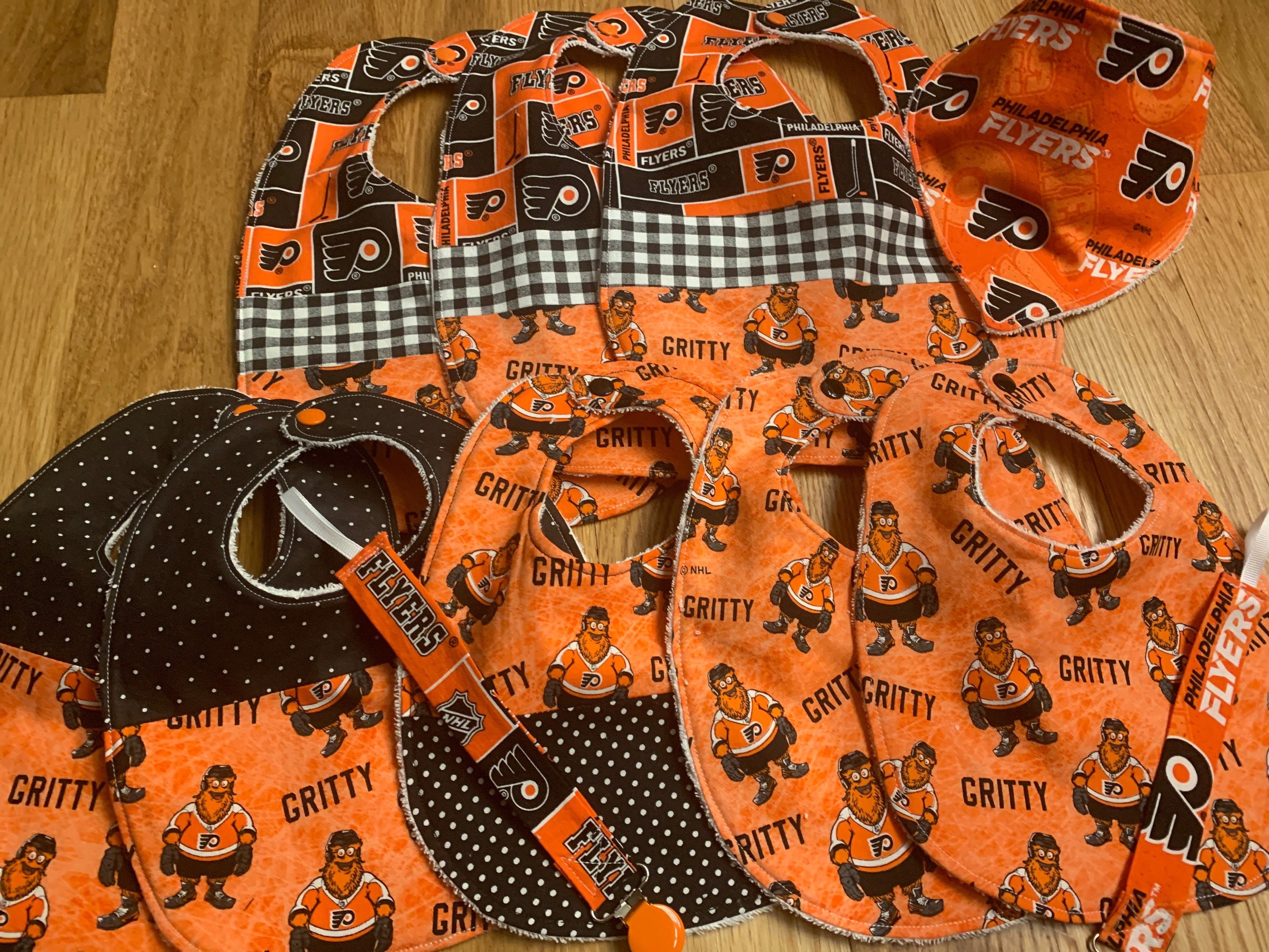 Baby Fanatic 2 Piece Bid and Shoes - NHL Philadelphia Flyers - Unisex  Infant Apparel