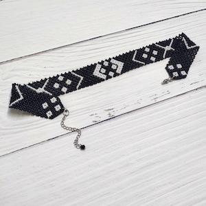 Ukrainian traditional seed beads necklace. Ukrainian folk beaded necklace. Reconstruction of an ancient Ukrainian necklace. Black choker.