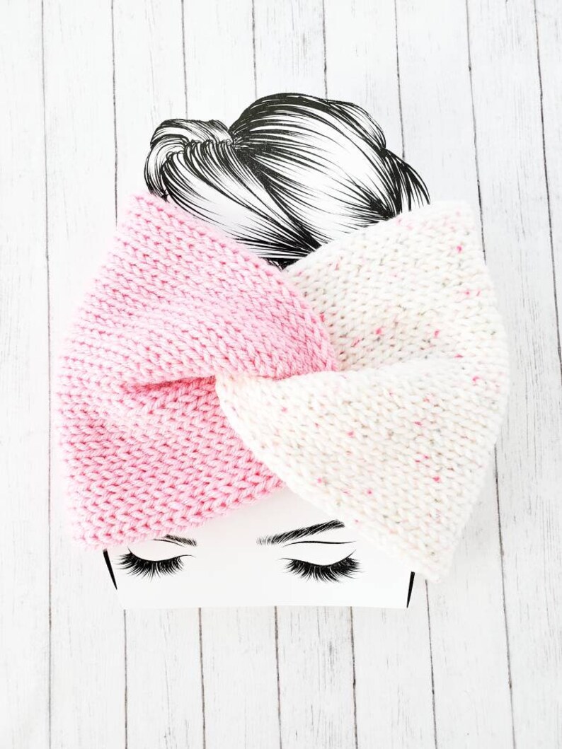 Calentadores de orejas rosas con parte delantera retorcida / Diadema de punto para niños y adultos / Calentadores de orejas para mujer / Diadema entrecruzada retorcida / Regalo rosa por menos de 25 imagen 4