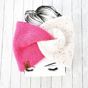 Calentadores de orejas rosas con parte delantera retorcida / Diadema de punto para niños y adultos / Calentadores de orejas para mujer / Diadema entrecruzada retorcida / Regalo rosa por menos de 25 imagen 3