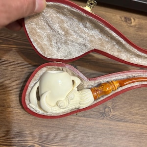 MEERSCHAUM PIPE