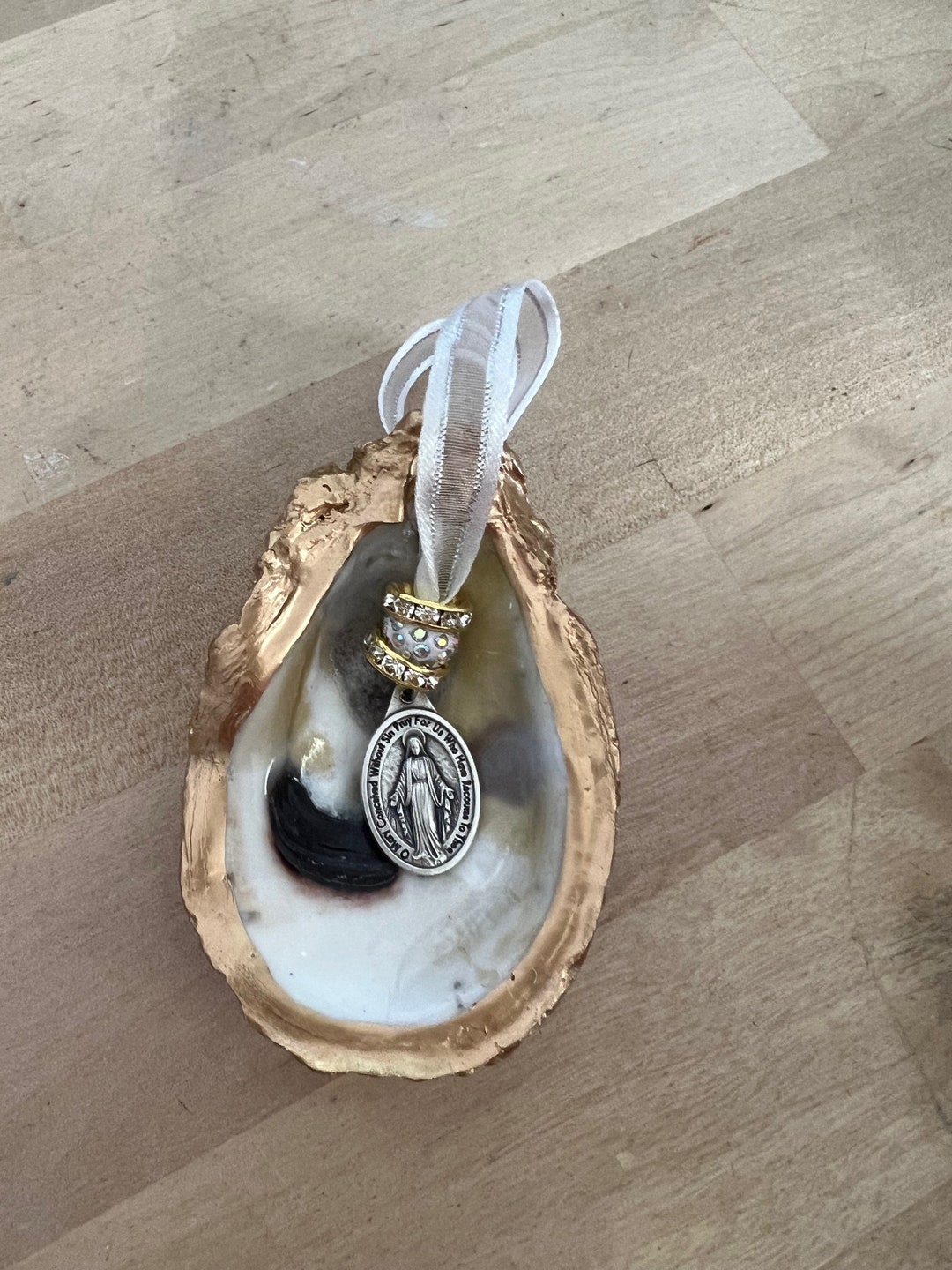 Virgin Mary Shell Virgin Mary, Mother Mary, Blessed Mother Oyster Shell Ornament - Etsy