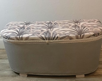 Vintage Lloyd Loom Style Ottoman Storage Blanket