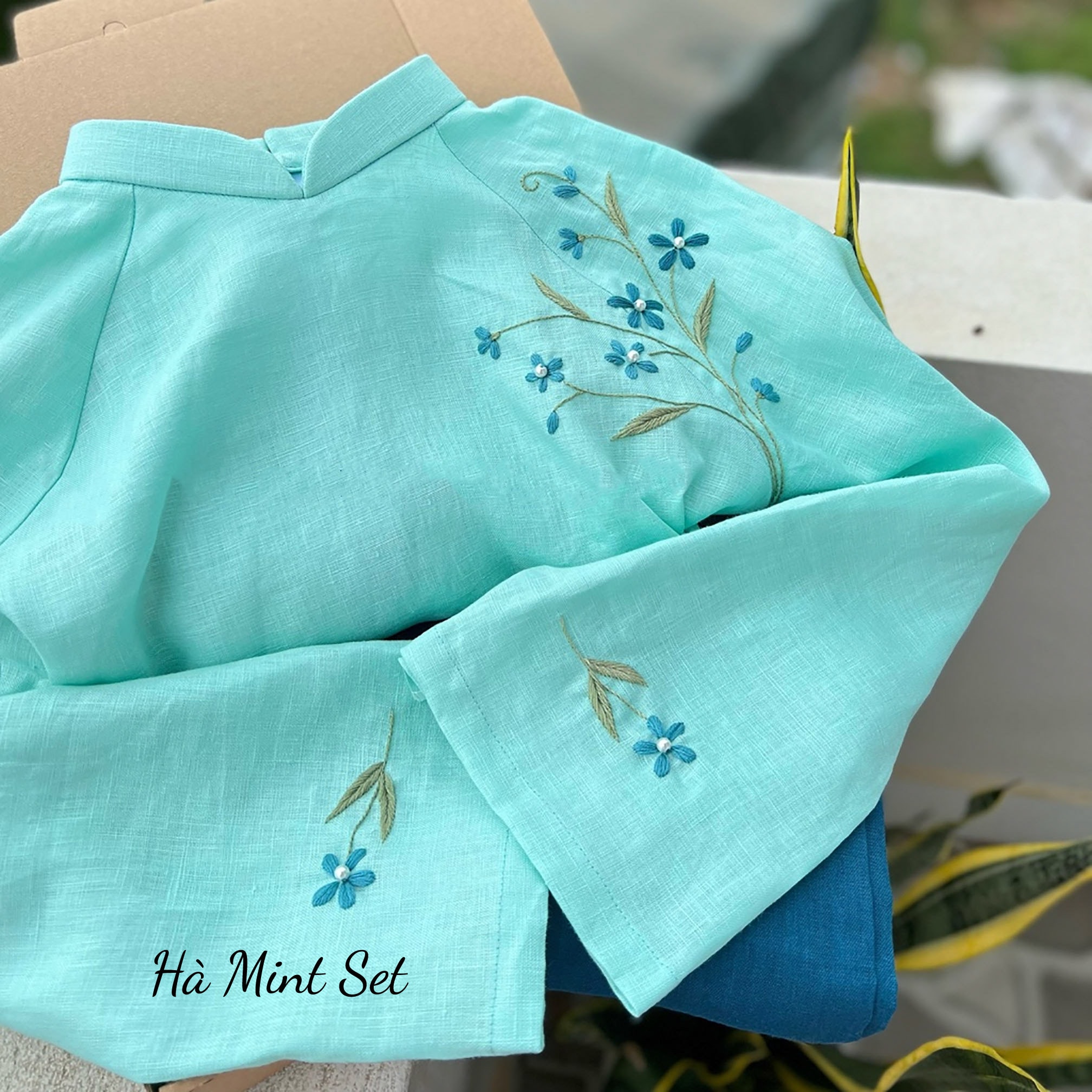 NGOC HOA Vietnamese Traditional Ao Dai for Women, Ao Dai for Girls, Ao Dai Vietnam, Embroidery Ao Dai, Linen Ao Dai - Etsy Canada NGOC HOA Vietnamese Traditional Ao Dai for Women, Ao Dai for Girls, Ao Dai Vietnam, Embroidery Ao Dai, Linen Ao Dai - Etsy Canada