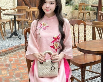 Vietnamese Floral Embroidered Ao Dai for Women, Ao Dai for Girls, Ao Dai Vietnam, Traditional Fit Form Ao Dai