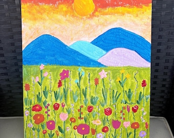 色とりどりの野花が咲く山々の絵画、地平線、夕日