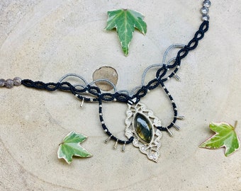 Collier macramé,tour de cou,shocker,ras de cou,collier femme, collier macramé,collier ethnique,tiare,diadème,Labradorite