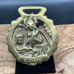 Vtg British Horse Brass Devon Pixie Design Cornish Town of Looe Engraved