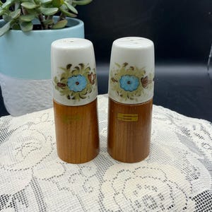 VTG Wood & Ceramic Salt and Pepper Shakers MCM Floral