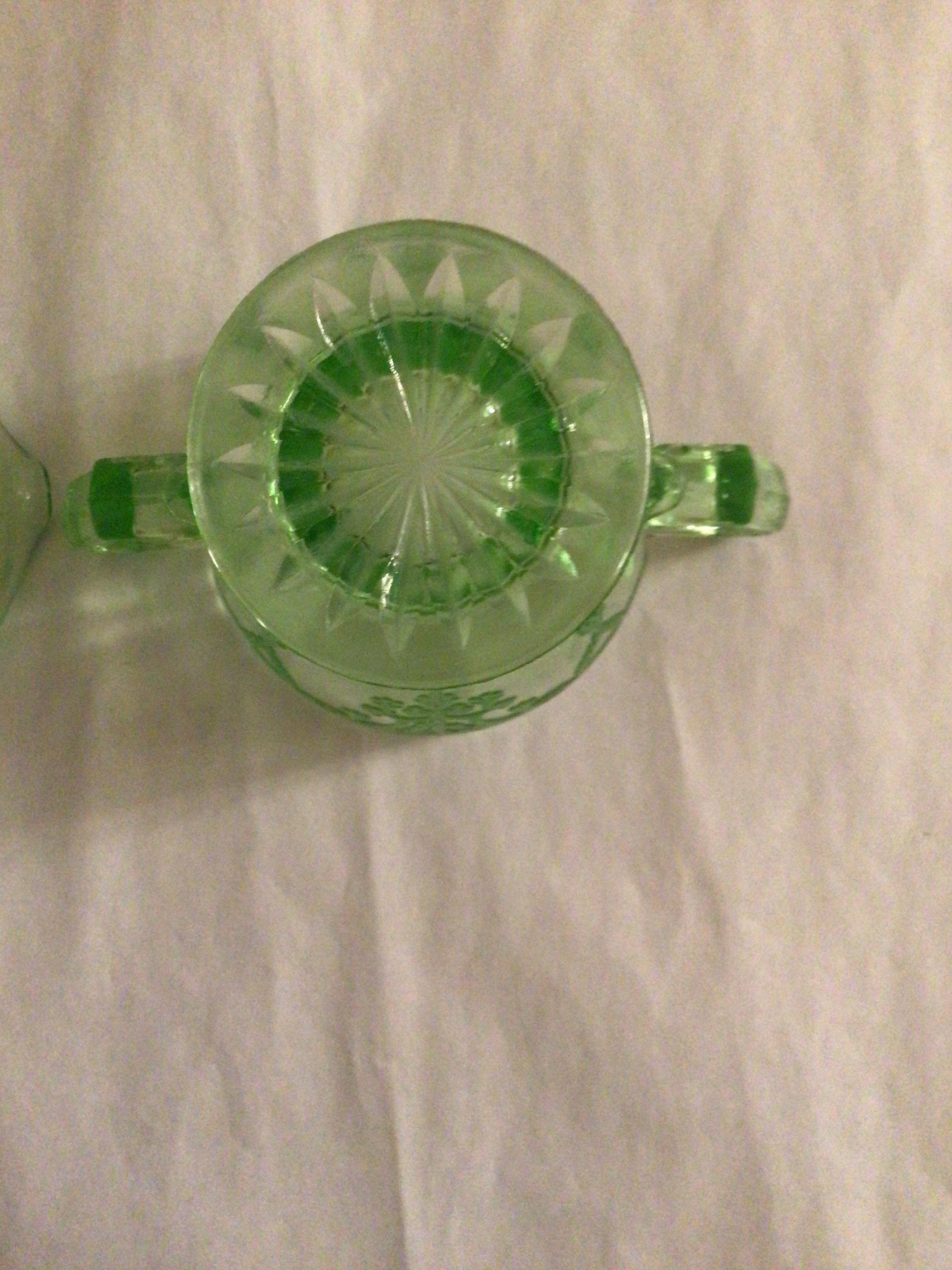 Florero Verde Del Vidrio De La Depresión Imagen De Archivo - Imagen De