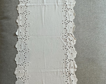 Camino de mesa vintage de algodón hecho a mano con diseño floral en los bordes, color marfil, 81 cm (32"), inglés.