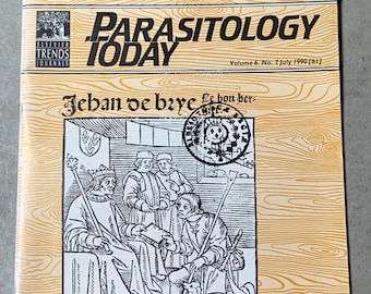 Puede incluir: Una portada de revista para Parasitology Today, volumen 6, n.º 7, julio de 1990. La portada presenta una ilustración en blanco y negro de una escena de un libro medieval, con una leyenda que dice "Jeban de bye Le bon ber." La portada también presenta una medalla de plata con el texto "Alcide Railliet Emile Brumpt Robert Ph. Dollfus" y "International de Parasitologie." El texto "Parasitología en Francia ICOPA VII" está en la parte inferior de la portada.