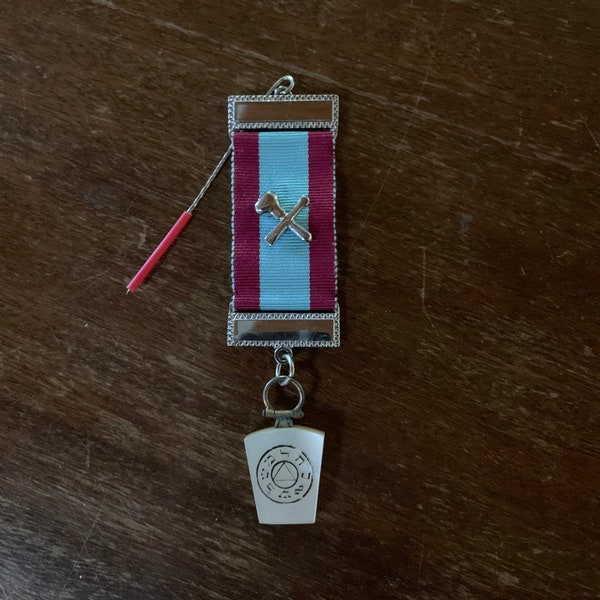 Vintage Mark Master Mason Keystone pendant Breast Badge Freemasonry