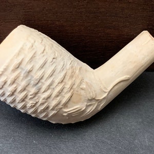 Cachimbo de argila branca antigo, cardo e cesta de design escocês sem marca