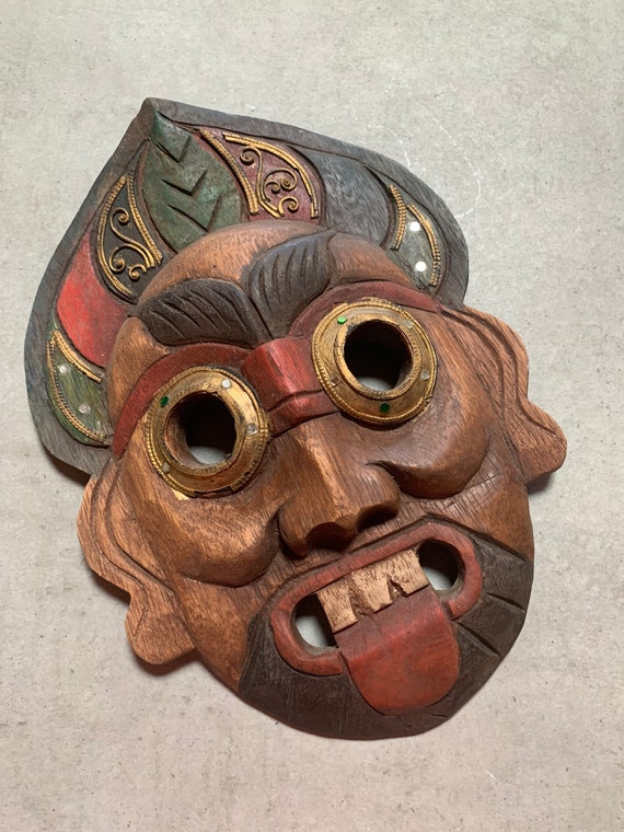 2 Masques en bois vintage sculptés mains de l'île de Lombok Indonésie