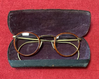 Antique Spectacles with Gold Metal and Tortoise shell Frames with original case 1/20